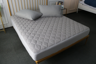 King Size Waterproof and Hypoallergenic Mattress Protector