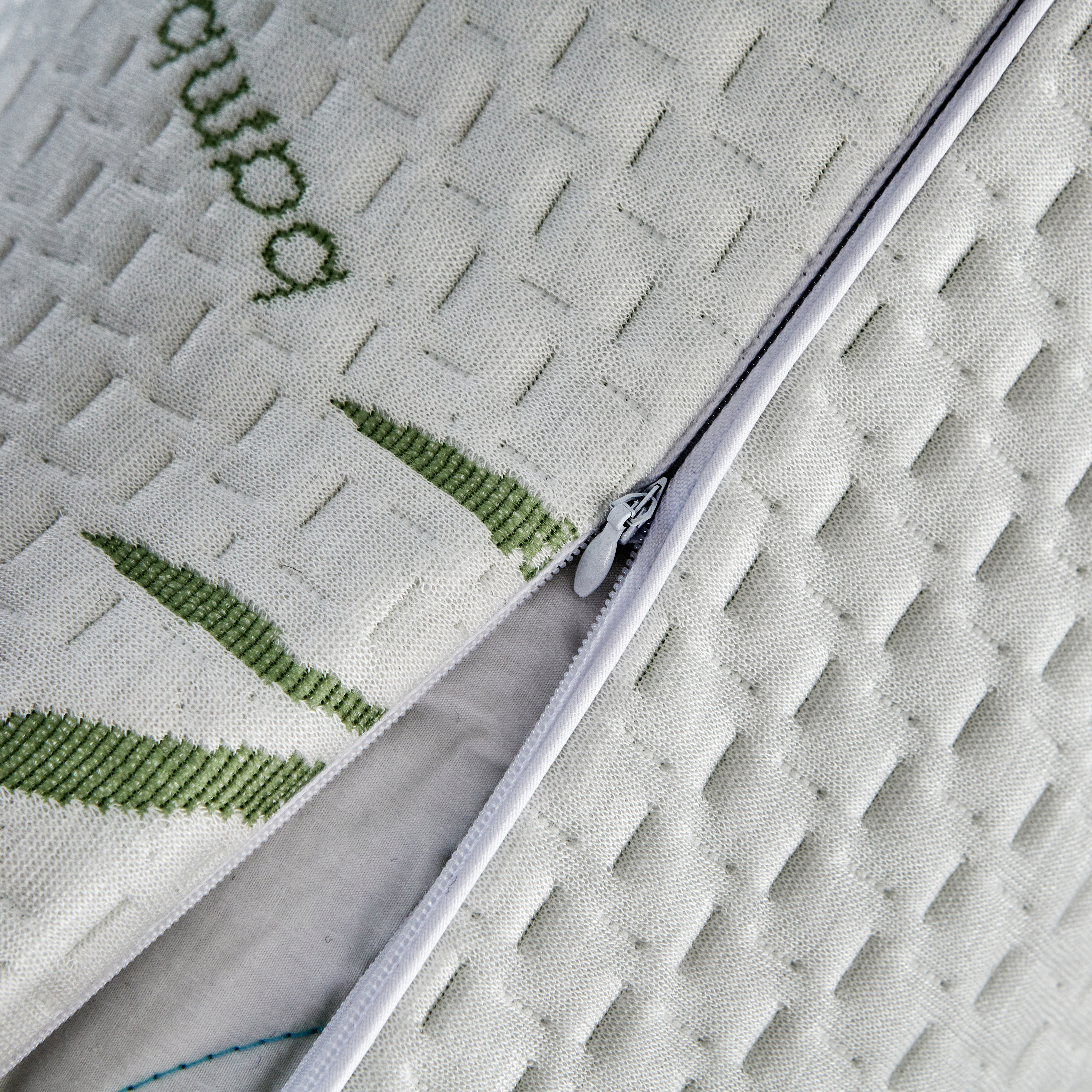 Comfort Bamboo Charcoal Waterproof Mattress Protector Air Layer Fabric Breathable Mattress Pad Bed Set